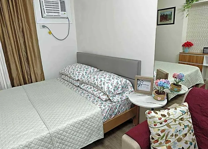 Cozy Couple's Getaway - The Median Hotel *