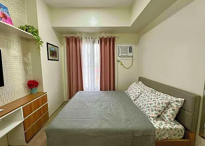 Hotel Cozy Couple's Getaway - The Median